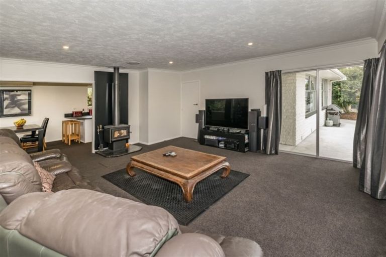 Photo of property in 8 Tracy Place, Redwood, Christchurch, 8051
