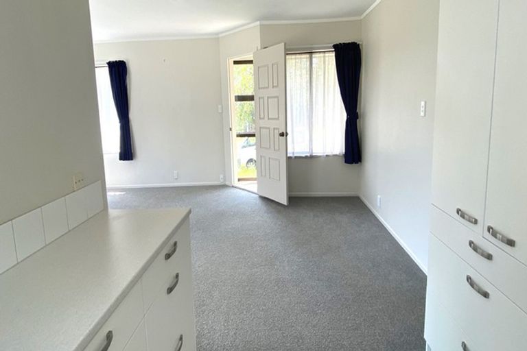 Photo of property in 1/15 Kurnell Drive, Botany Downs, Auckland, 2010