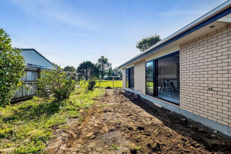 Photo of property in 603a Haowhenua Place, Hawera, 4674