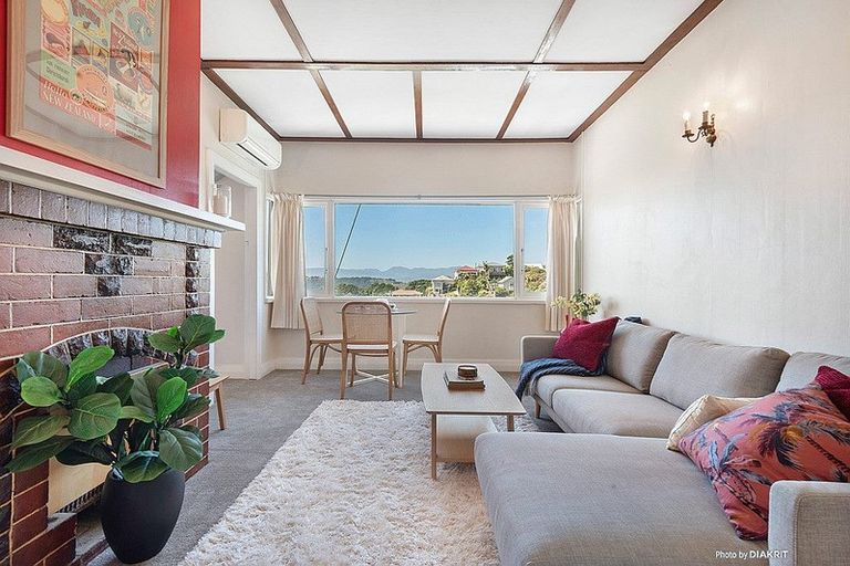 Photo of property in 106 Mortimer Terrace, Brooklyn, Wellington, 6021