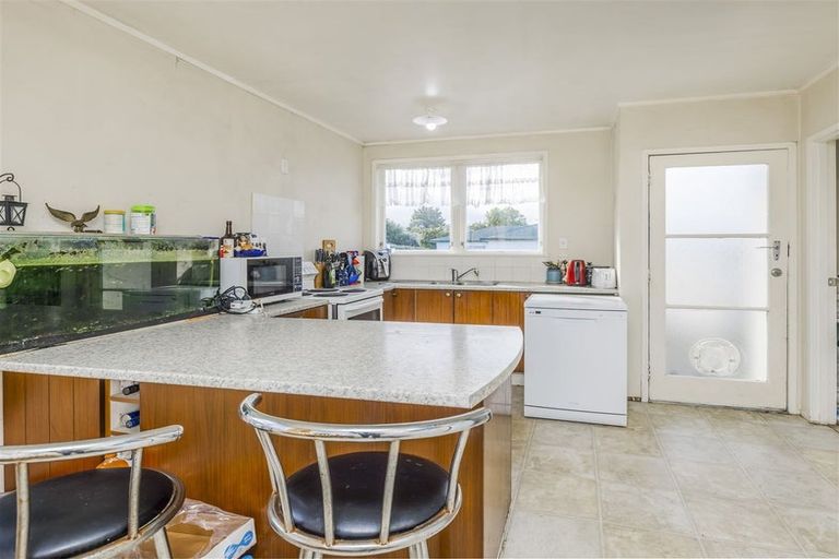 Photo of property in 16 Royal Arch Place, Rosehill, Papakura, 2113