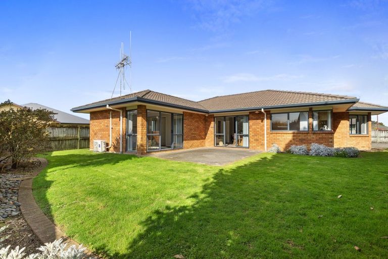 Photo of property in 14 Drumfearn Place, Rototuna, Hamilton, 3210