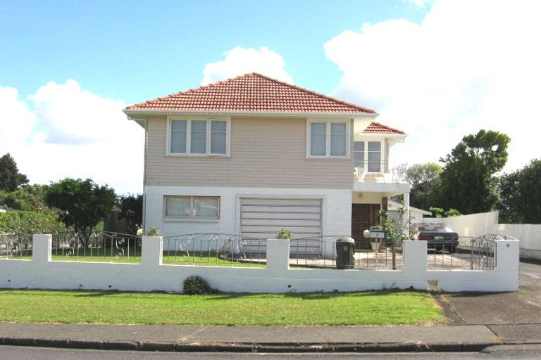 Photo of property in 3 Essex Street, Te Atatu South, Auckland, 0610