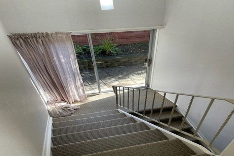 Photo of property in 18 St Peters Street, Northcote, Auckland, 0627