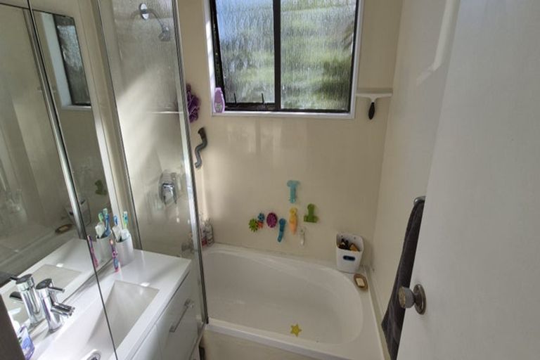 Photo of property in 13a Transom Close, Whitby, Porirua, 5024