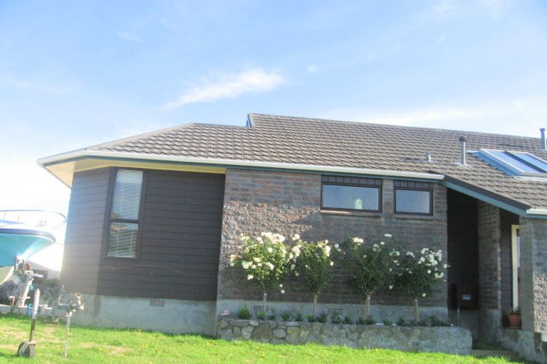 Photo of property in 15 The Crowsnest, Whitby, Porirua, 5024