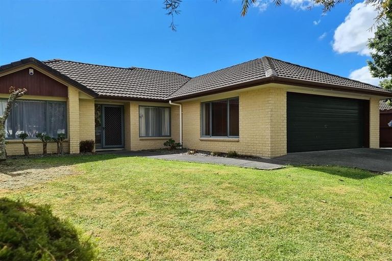 Photo of property in 6 Anrath Close, East Tamaki, Auckland, 2016