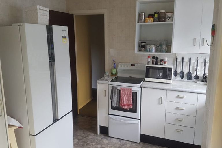 Photo of property in 46 Pinehaven Road, Pinehaven, Upper Hutt, 5019