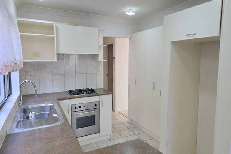 Photo of property in 8 Lissleton Drive, East Tamaki, Auckland, 2013