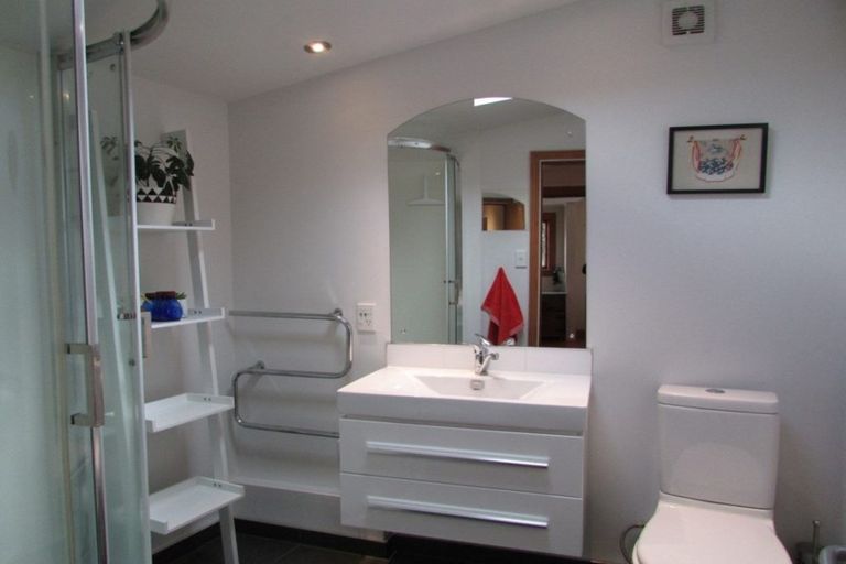 Photo of property in 24 Ticehurst Road, Lyttelton, 8082