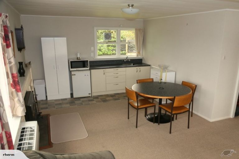 Photo of property in 2 Cambridge Place, Holmes Hill, Oamaru, 9401