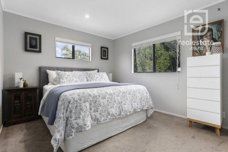 Photo of property in 17 Longview Rise, Massey, Auckland, 0614