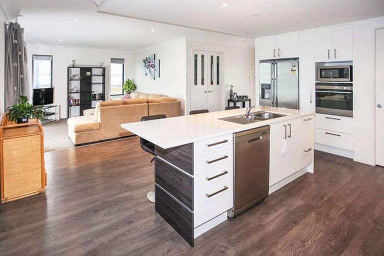 Photo of property in 59 Lough Bourne Drive, Pukekohe, 2120