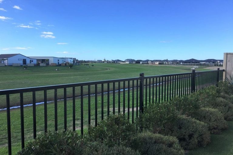 Photo of property in 16 Fuller Street, Papamoa Beach, Papamoa, 3118