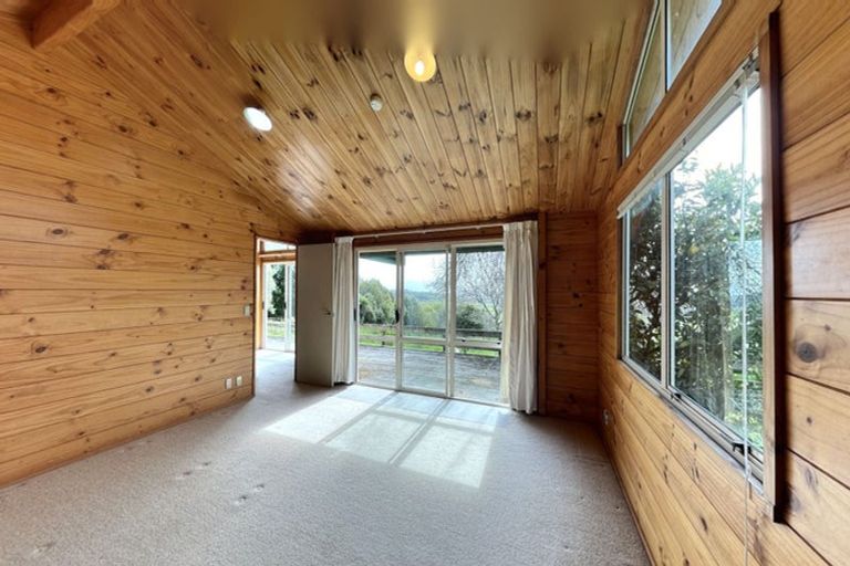 Photo of property in 82 Huia Street, Waikanae, 5036