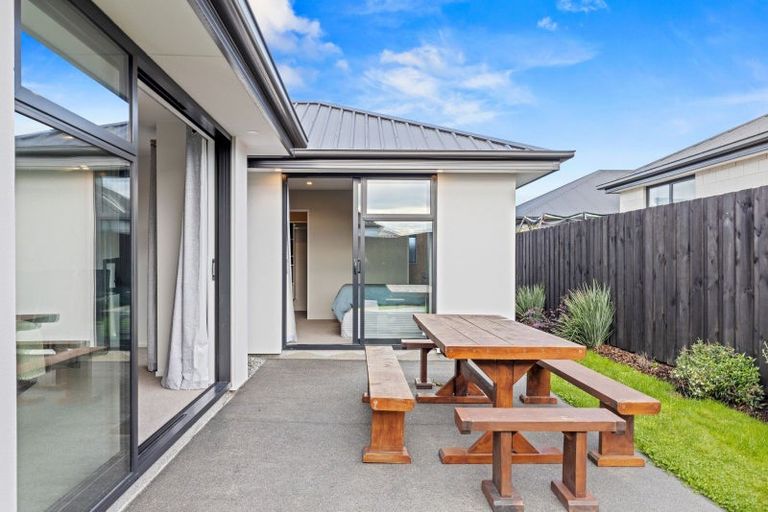 Photo of property in 7 Borthwick Street, Belfast, Christchurch, 8051