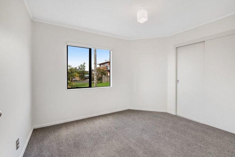 Photo of property in 13 Red Beach Road, Red Beach, 0932