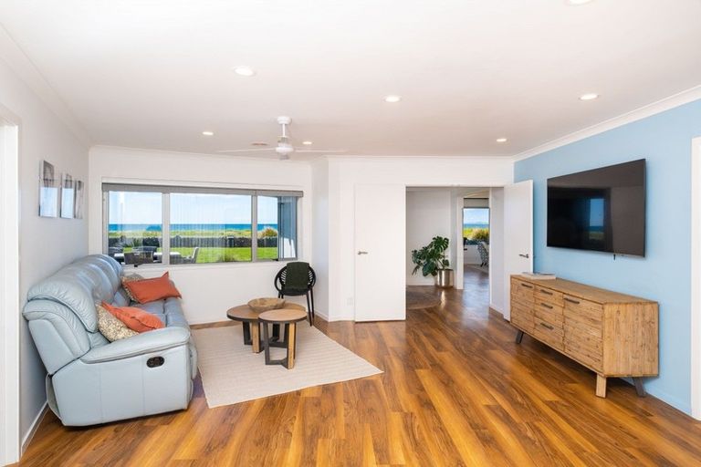 Photo of property in 60 Le Quesne Road, Bay View, Napier, 4104