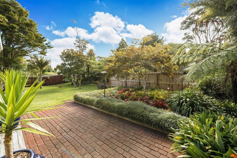 Photo of property in 33 Lookout Drive, Laingholm, Auckland, 0604