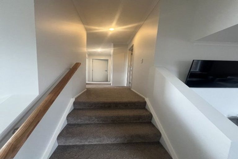 Photo of property in 33 Shrule Place, Huntington, Hamilton, 3210