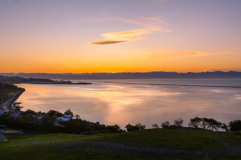 Photo of property in 1 Ocean Drive, Atawhai, Nelson, 7010