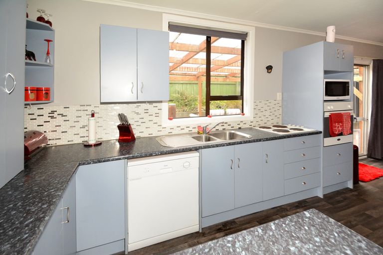 Photo of property in 2a Neill Street, Green Island, Dunedin, 9018