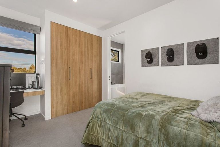 Photo of property in 122a Clyde Road, Ilam, Christchurch, 8041