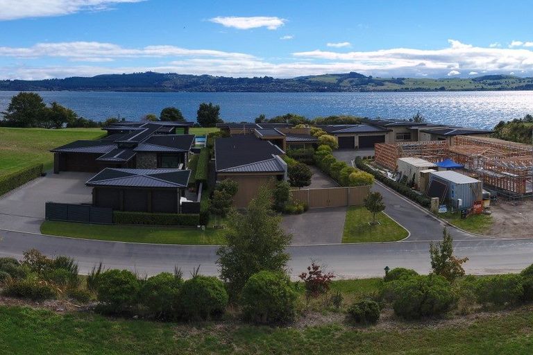 Photo of property in 20 Kurapoto Lane, Rainbow Point, Taupo, 3330