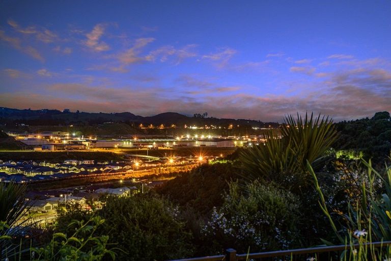 Photo of property in 71 Penetaka Heights, Pyes Pa, Tauranga, 3112