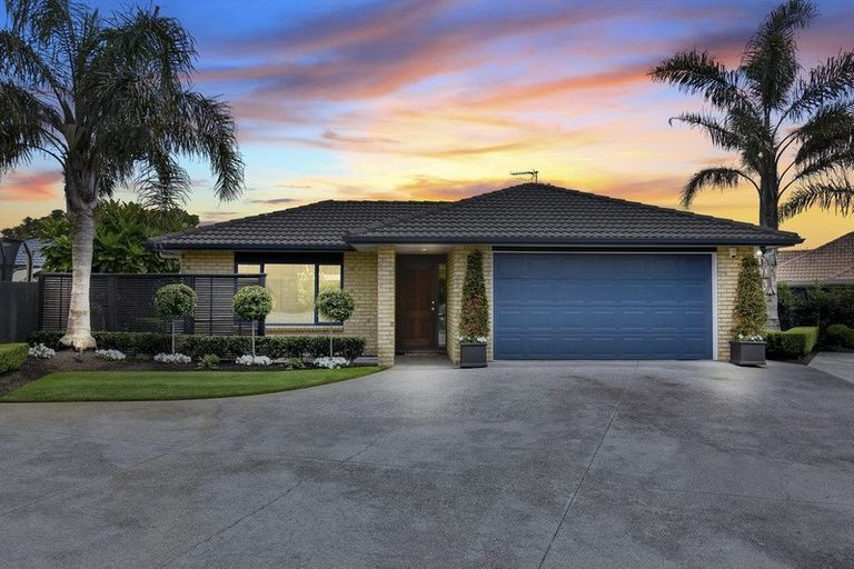 Photo of property in 80 Lothian Brae, Wattle Downs, Auckland, 2103