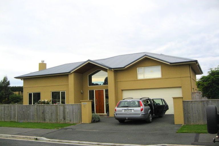 Photo of property in 42 Sunninghurst Drive, Fairfield, Dunedin, 9018
