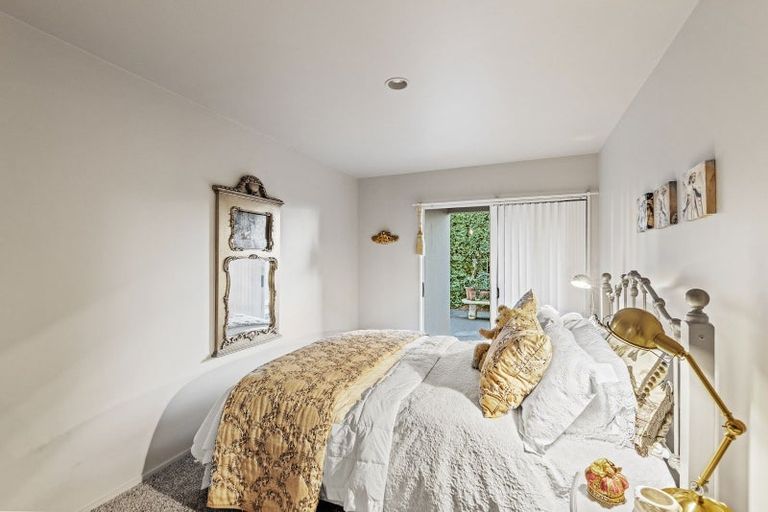 Photo of property in 16 Highcrest Heights, Westmorland, Christchurch, 8025