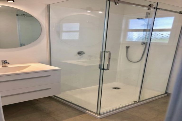 Photo of property in 3 Wirihana Road, Titirangi, Auckland, 0602