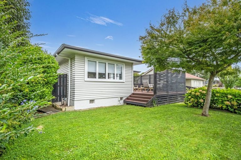 Photo of property in 10 Antrim Place, Hokowhitu, Palmerston North, 4410