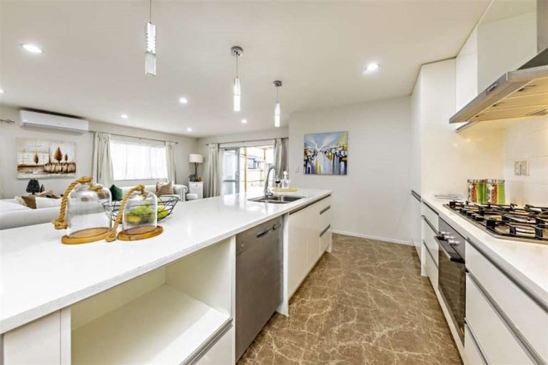 Photo of property in 382 Ormiston Road, Flat Bush, Auckland, 2019