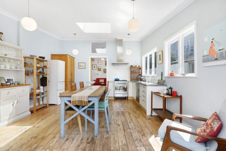 Photo of property in 9 Trent Street, Island Bay, Wellington, 6023