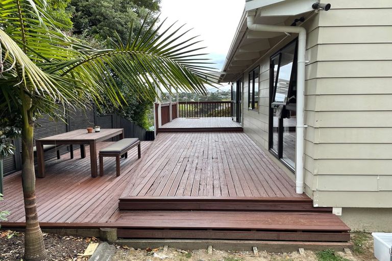 Photo of property in 5a Rimu Road, Stanmore Bay, Whangaparaoa, 0932