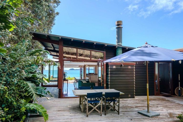 Photo of property in 135 Long Beach Road, Russell, 0202