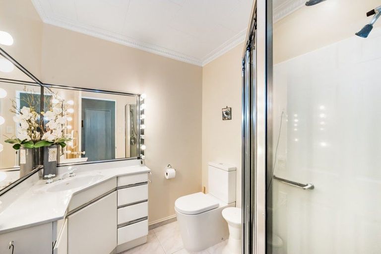 Photo of property in 23 Tawa Street, Waikanae, 5036