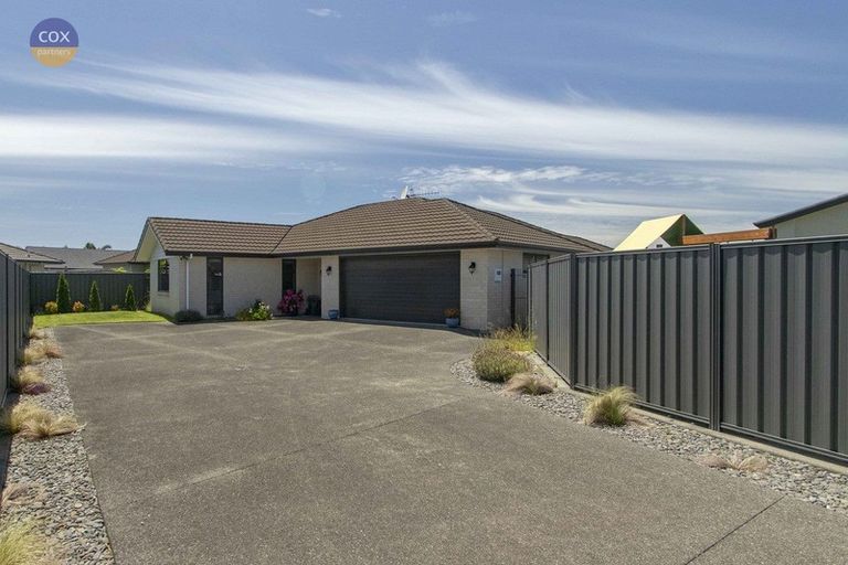 Photo of property in 12 Portland Place, Poraiti, Napier, 4112