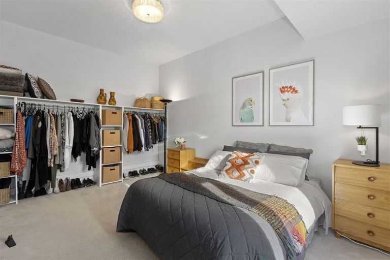 Photo of property in 172 Olliviers Road, Phillipstown, Christchurch, 8011