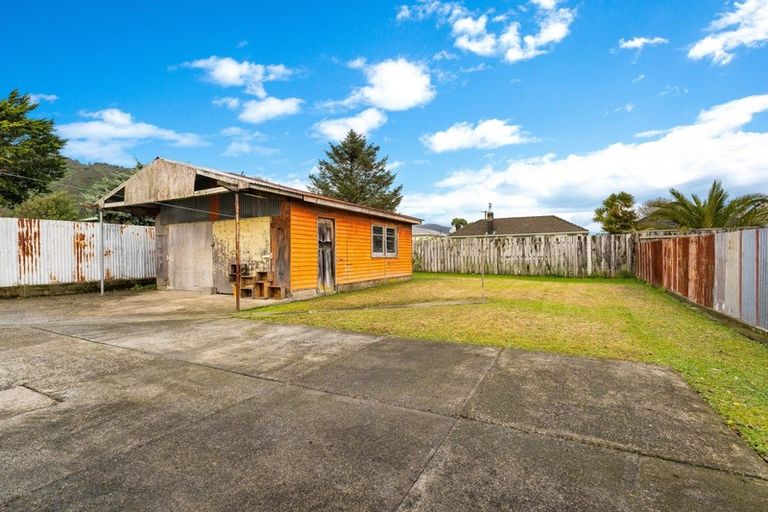 Photo of property in 5 Ashforth Street, Wainuiomata, Lower Hutt, 5014