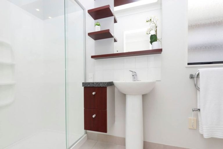 Photo of property in 52 Baverstock Road, Flat Bush, Auckland, 2016