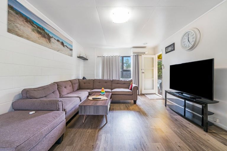 Photo of property in 3/87 Nikau Street, New Lynn, Auckland, 0600