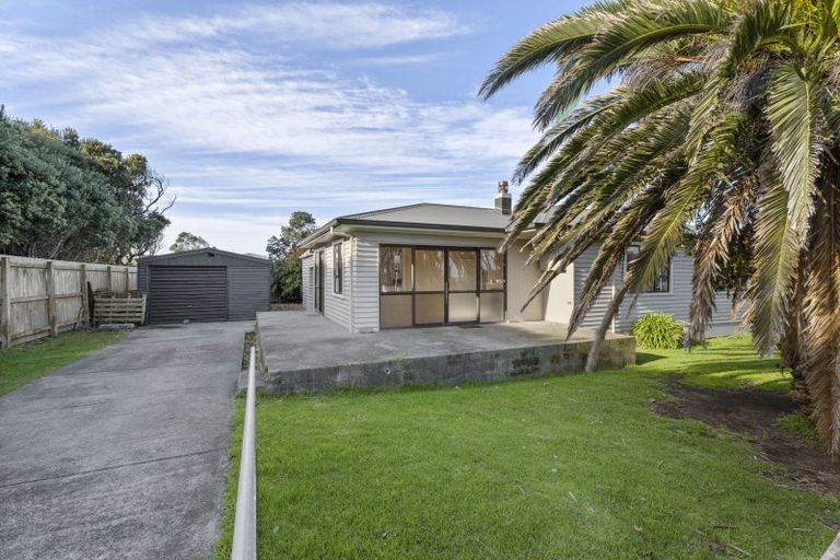 Photo of property in 1 Tennyson Street, Opunake, 4616