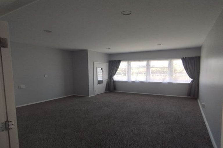 Photo of property in 114 Cambridge Terrace, Fairfield, Lower Hutt, 5011