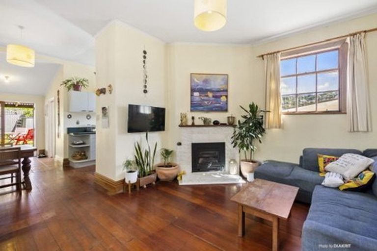 Photo of property in 65 Herald Street, Berhampore, Wellington, 6023