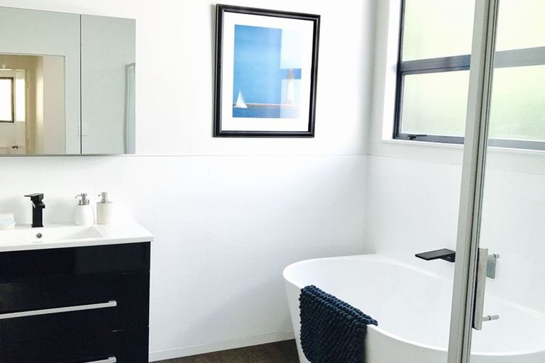 Photo of property in 5 Tombane Lane, Papakowhai, Porirua, 5024