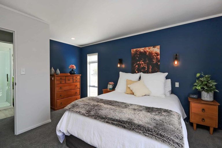 Photo of property in 8a Busby Place, Havelock North, 4130