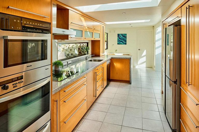 Photo of property in 19 Moana Road, Plimmerton, Porirua, 5026